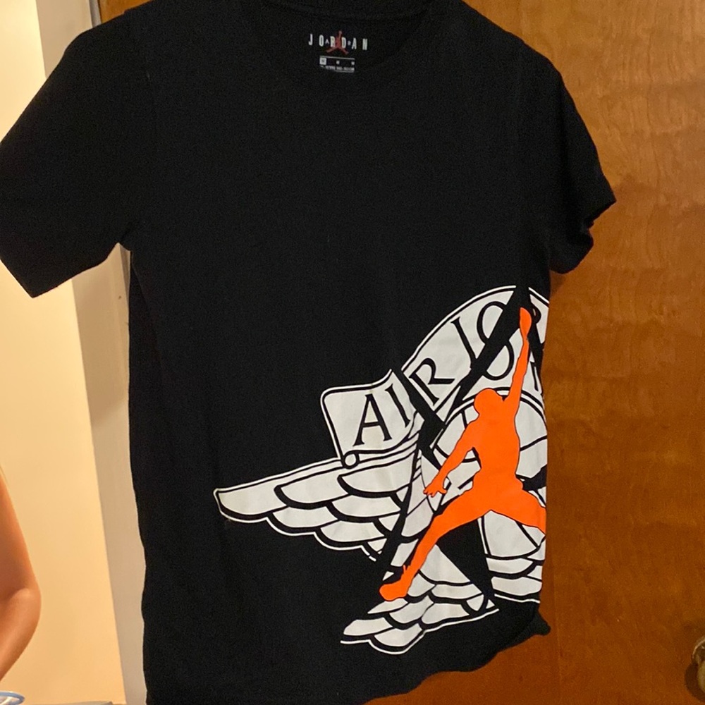 Jordan basketball shirt. Youth medium.